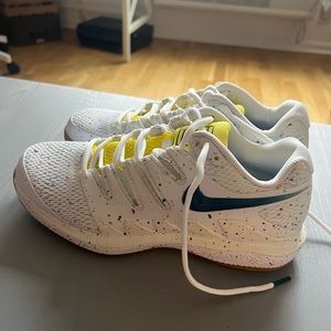 Nike sneakers size 9